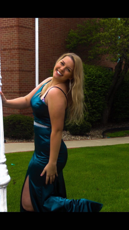 Juniors, seniors celebrate prom from a distance