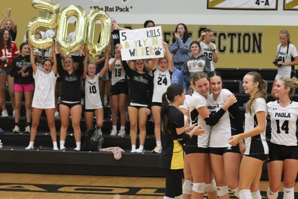 Volleyball teams battle Leavenworth